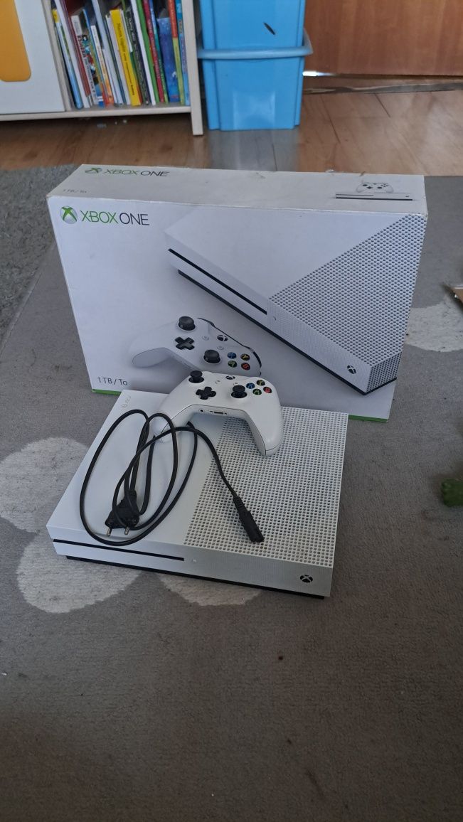 Xbox One S 1 TB z jednym padem