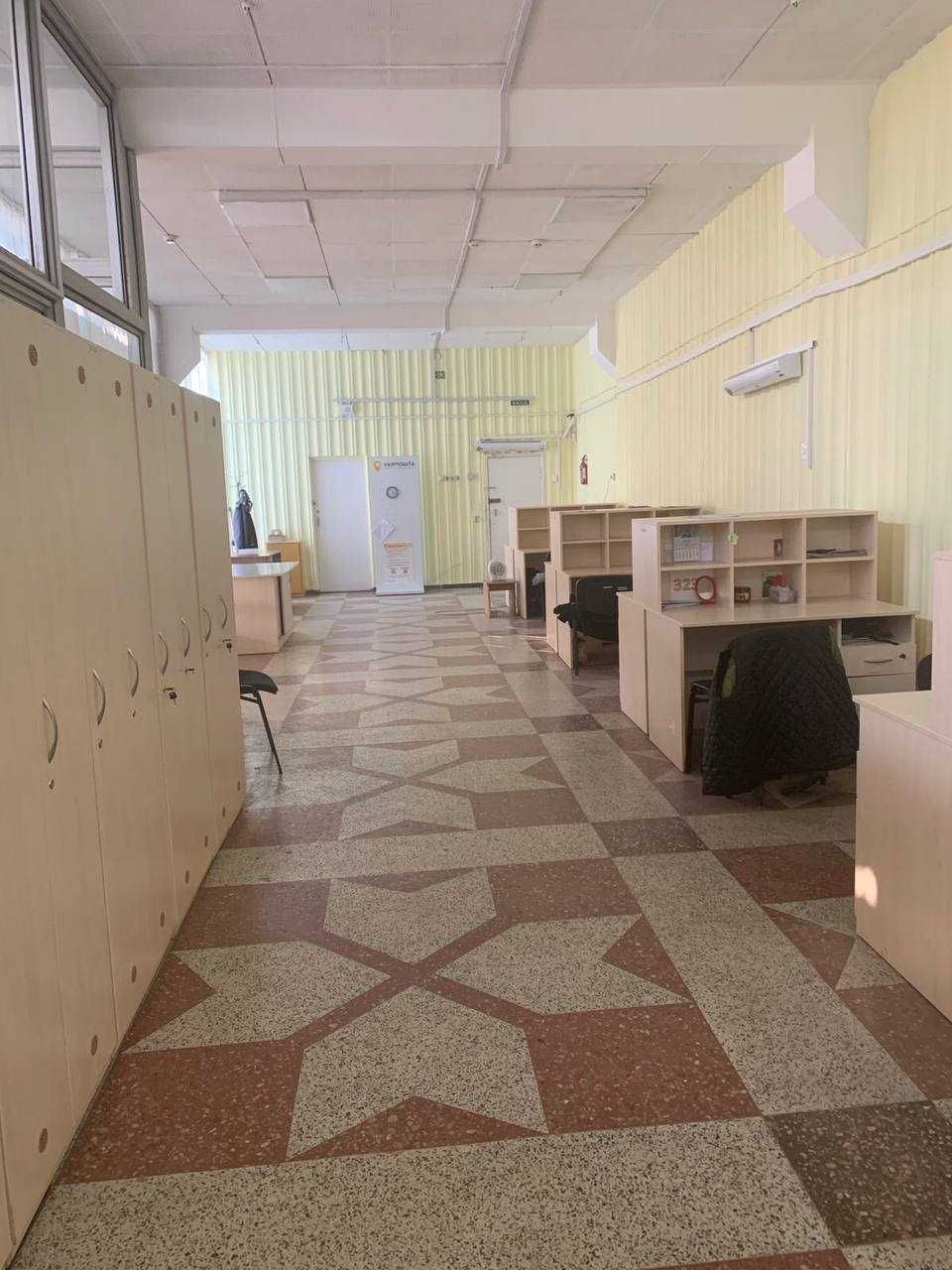 Центр, 1 пов, 113,5 м2, вул. Соборна, 9