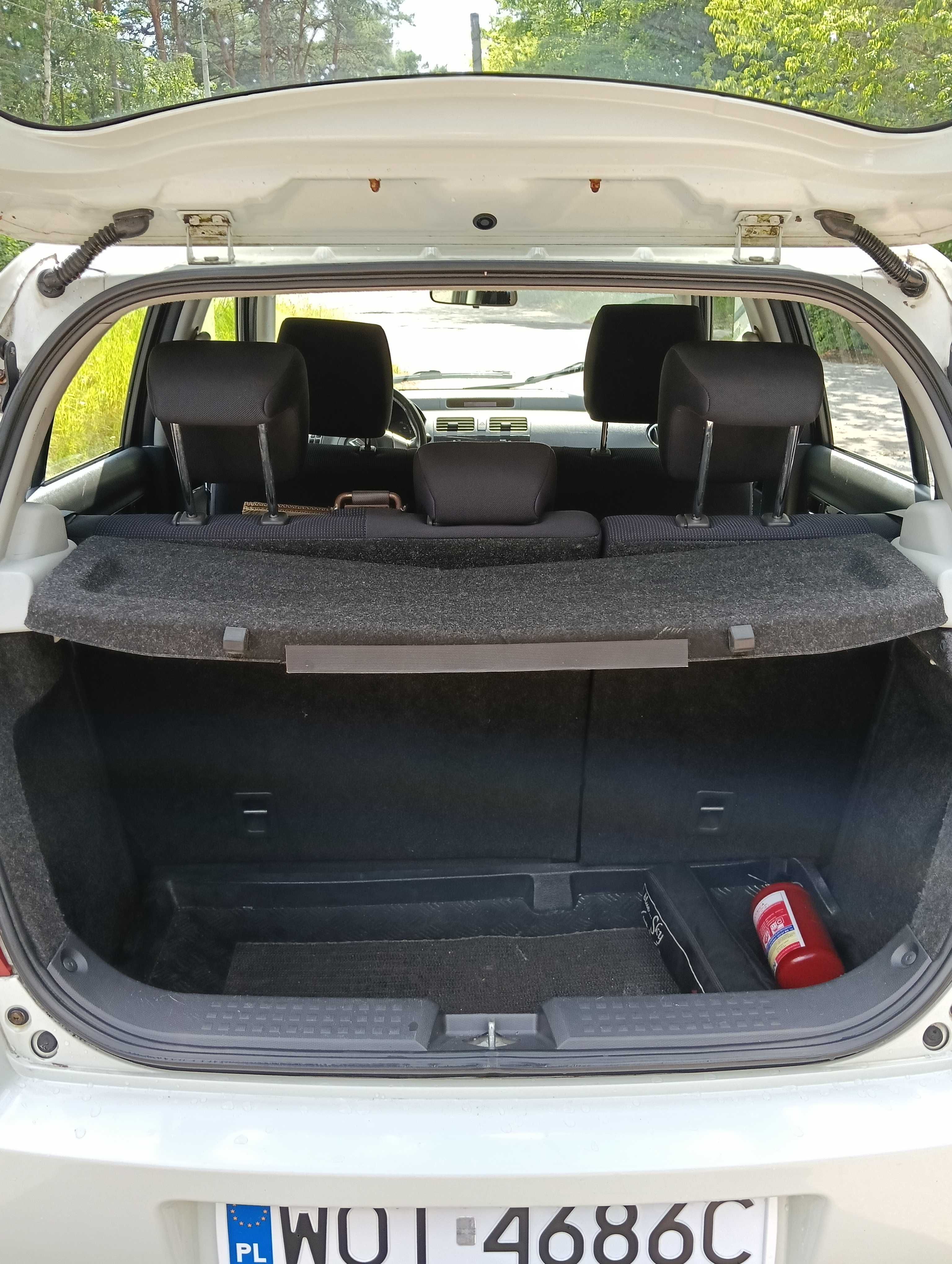 Suzuki Swift 1.3 biała perła 92KM 2006rok benzyna