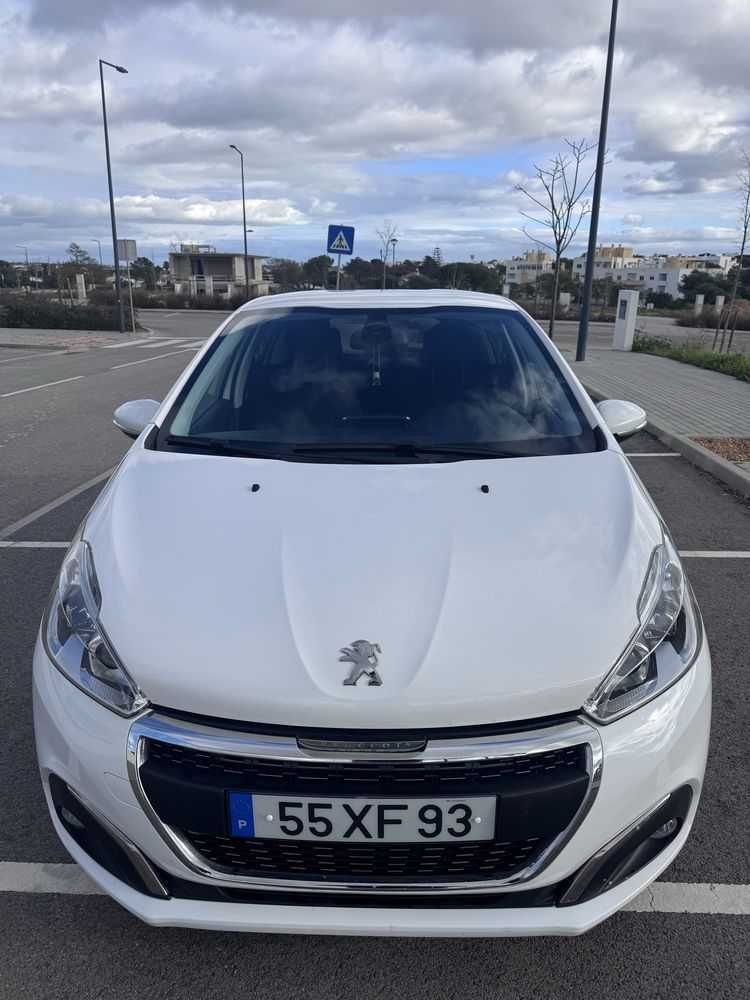 Peugeot 208 1.2 Signature