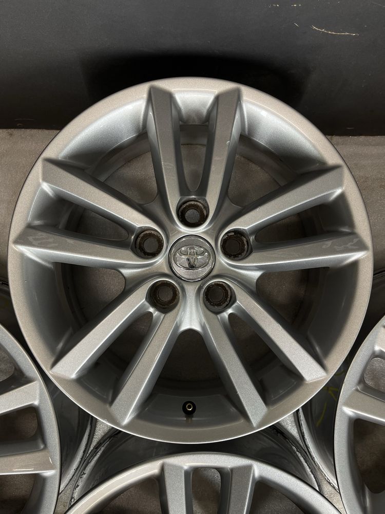 Диски R16 5x114.3 Et45 6.5J. Toyota Camry Corolla Avensis Prius Auris