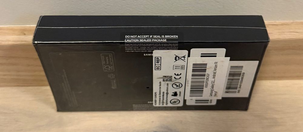 Samsung Galaxy S22 • 128 GB • Phantom Black