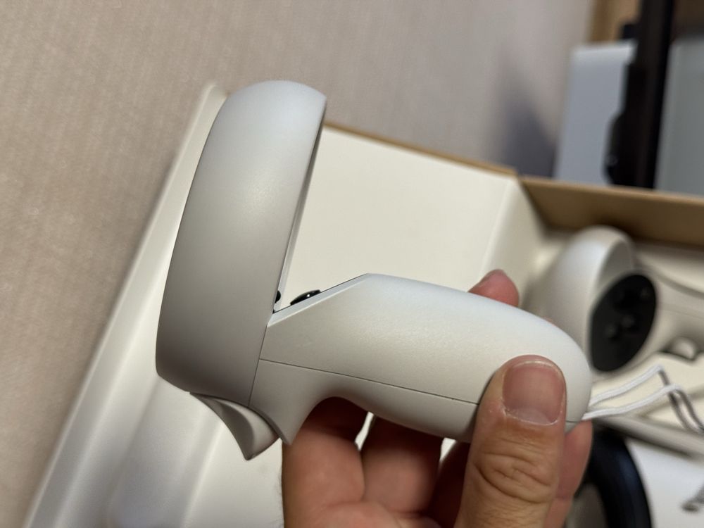 Oculus quest 2 - 128 GB / идеал с коробкой , можно на подарок