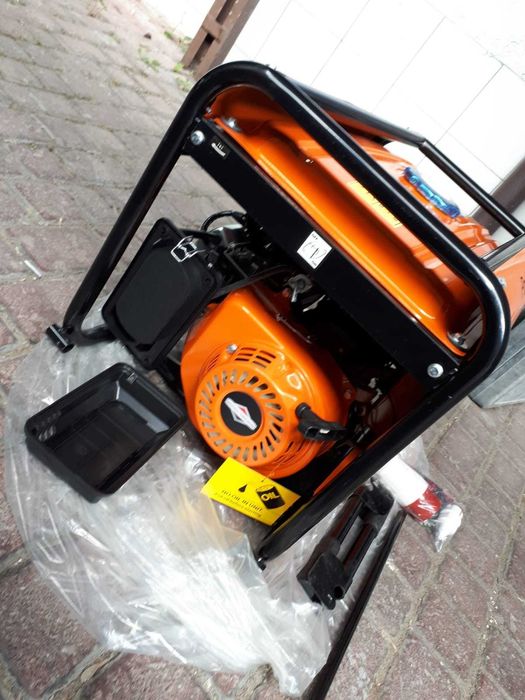 Agregat prądotwórczy Dorsburg DSG 710 3.8KW 6.7KW 230V 400V