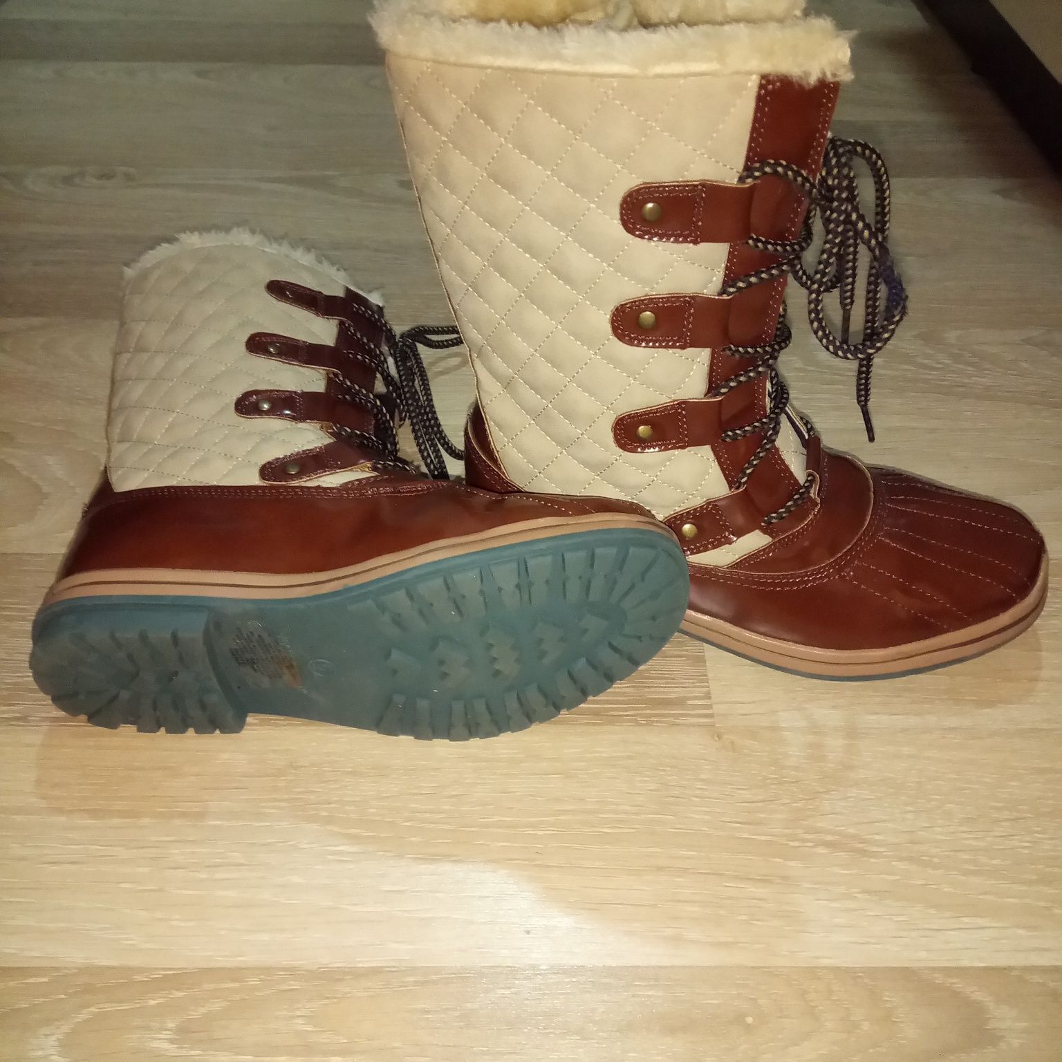Женские зимние ботинки Gushion Walk Avon