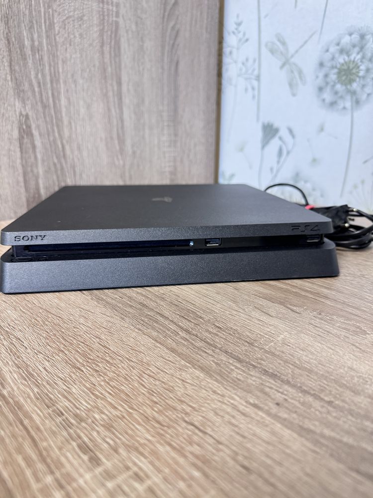 Продам Sony PlayStation Ps4 Slim 1Tb