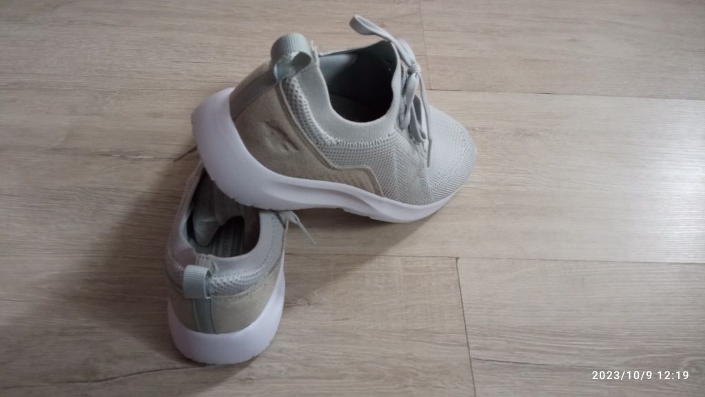 Buty sportowe 4F jak nowe