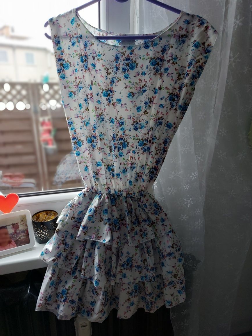 Sukienka mini w kwiaty