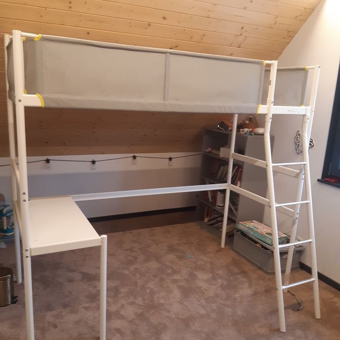 Łóżko z antresola z biurkiem