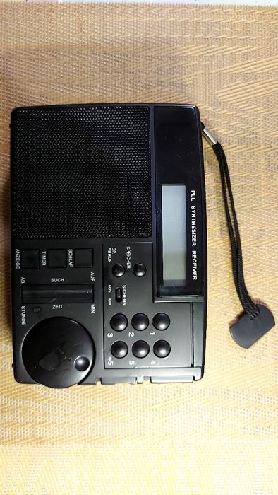 Продам радиоприёмник с FM, чистокровный немец, в хорошем состоянии
