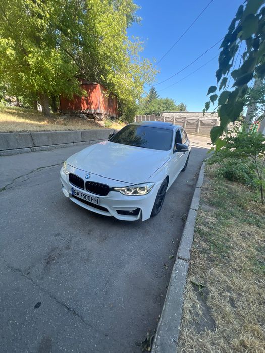 Продам BMW F30 328i 2015 Рестайлінг