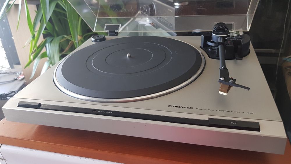 Pioneer PL-620 com cabeca e agulha original.