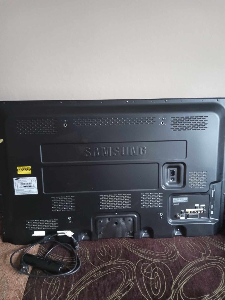 Telewizor samsung 43 cale plus odtwarzacz multimedialny.