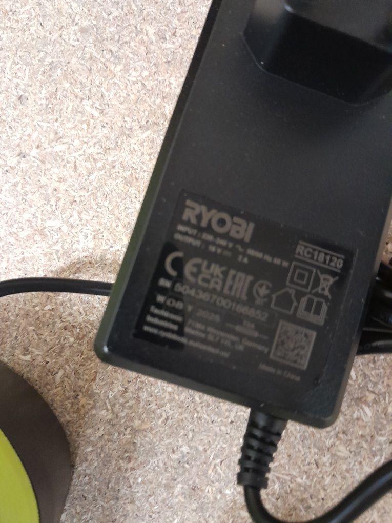 Ładowarka Ryobi RC18120 nowa