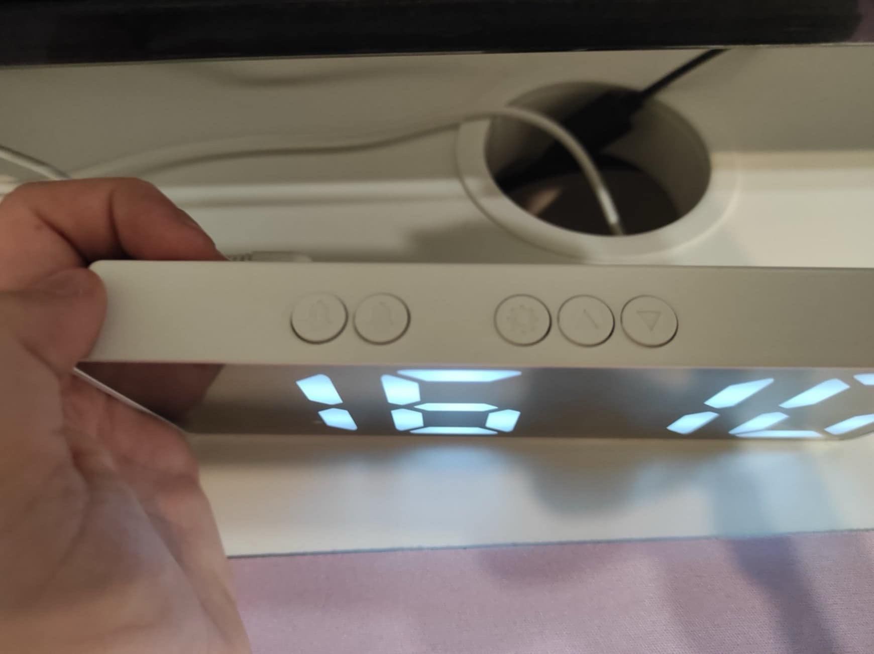 Электронные часы будильник лед лэд часи led clock alarm ледчаси белый
