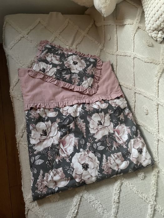 Sprzedam komplet poscieli.