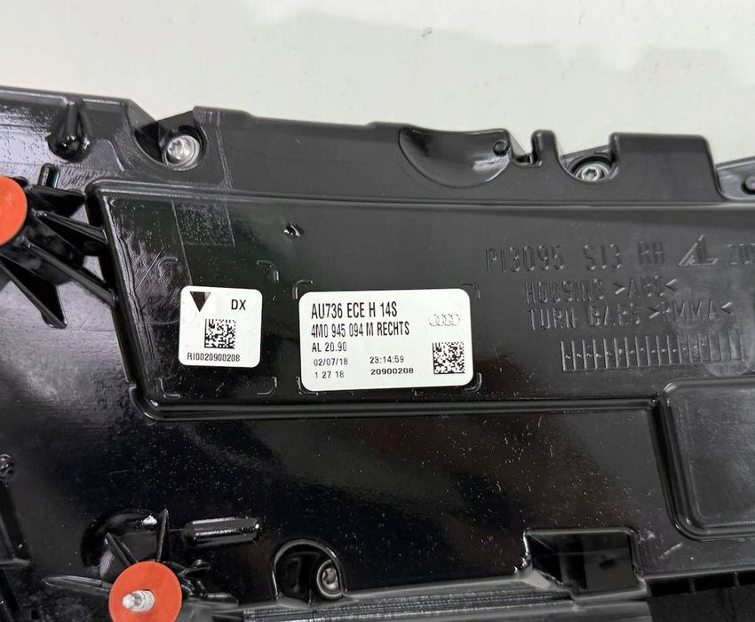 audi q7 sq7 4m0 lampa prawa tył led bardzo ładna 4m0945094m