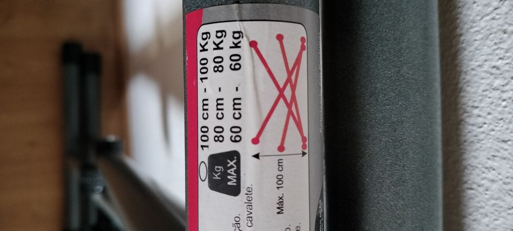 Cavalete regulável cinzento