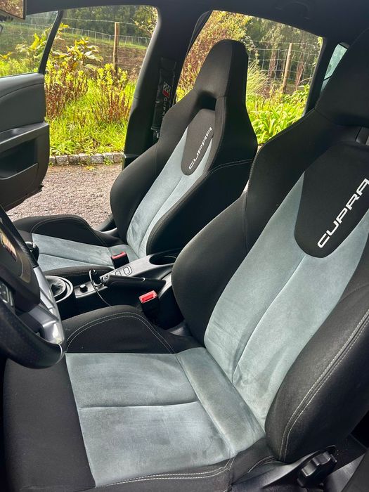 Leon Cupra R 2011