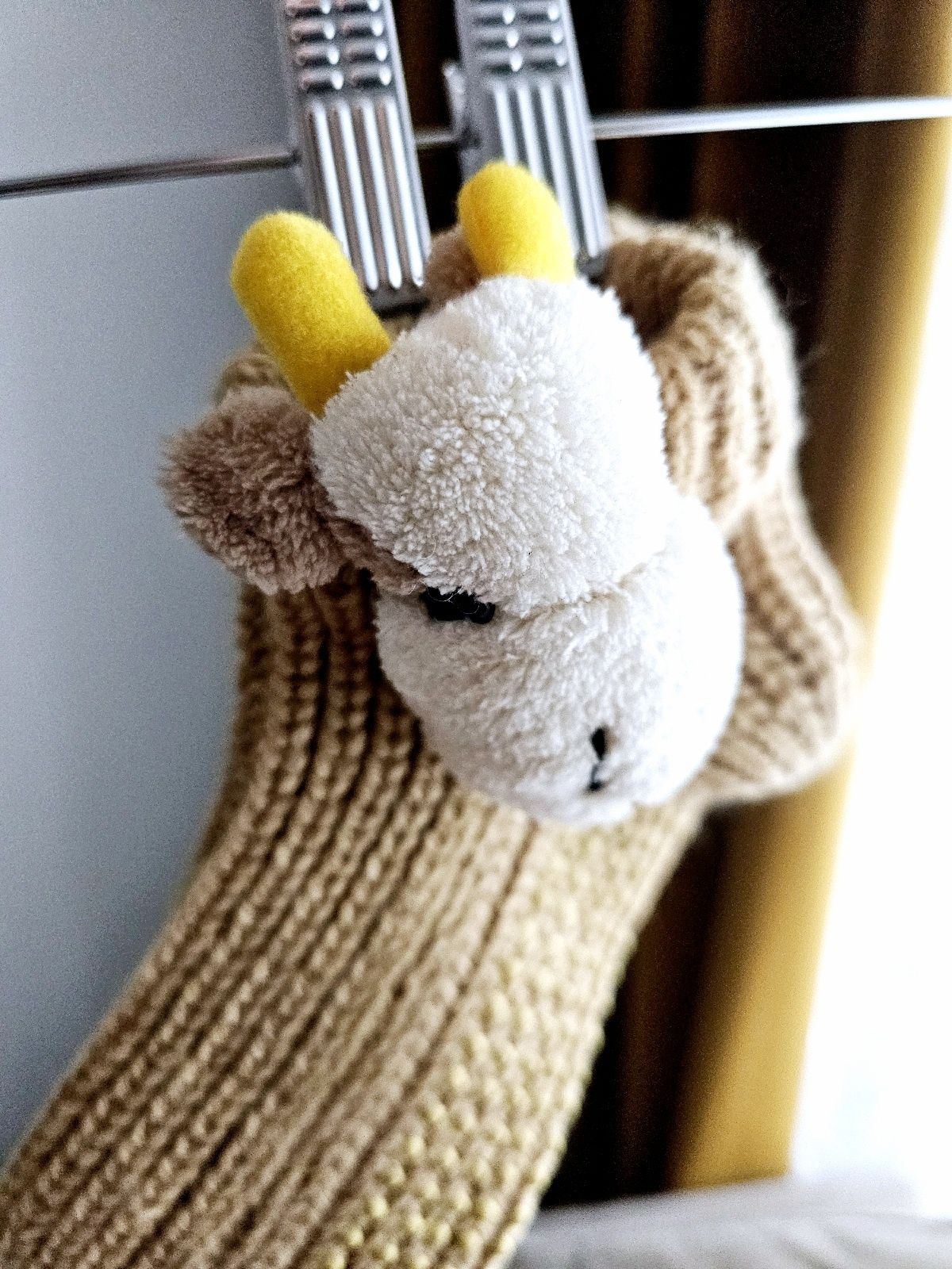 Wiosenne skarpetki antypoślizgowe baranek  barankowe animator socks