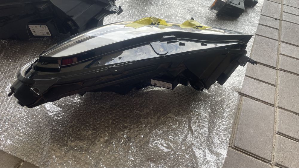 Фари тесла бу.   2024р