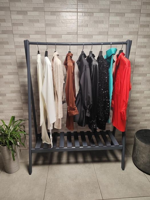 Рейл,Стійка для одягу, Відкритий гардероб