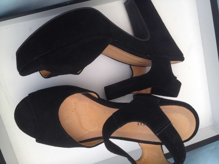 Босоножки и сапоги женские