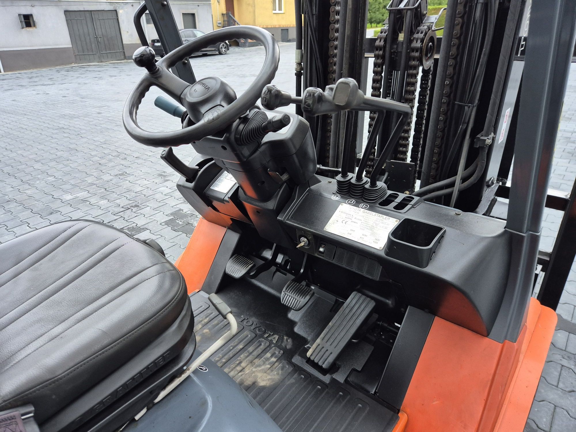 Wózek widłowy TOYOTA 7FGF30, triplex, przesuw, GAZ