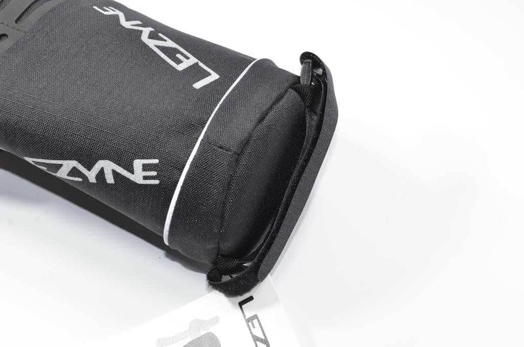 Pojemnik uchwyt koszyk podgrzewacz na bidon LEZYNE STUFF CADDY