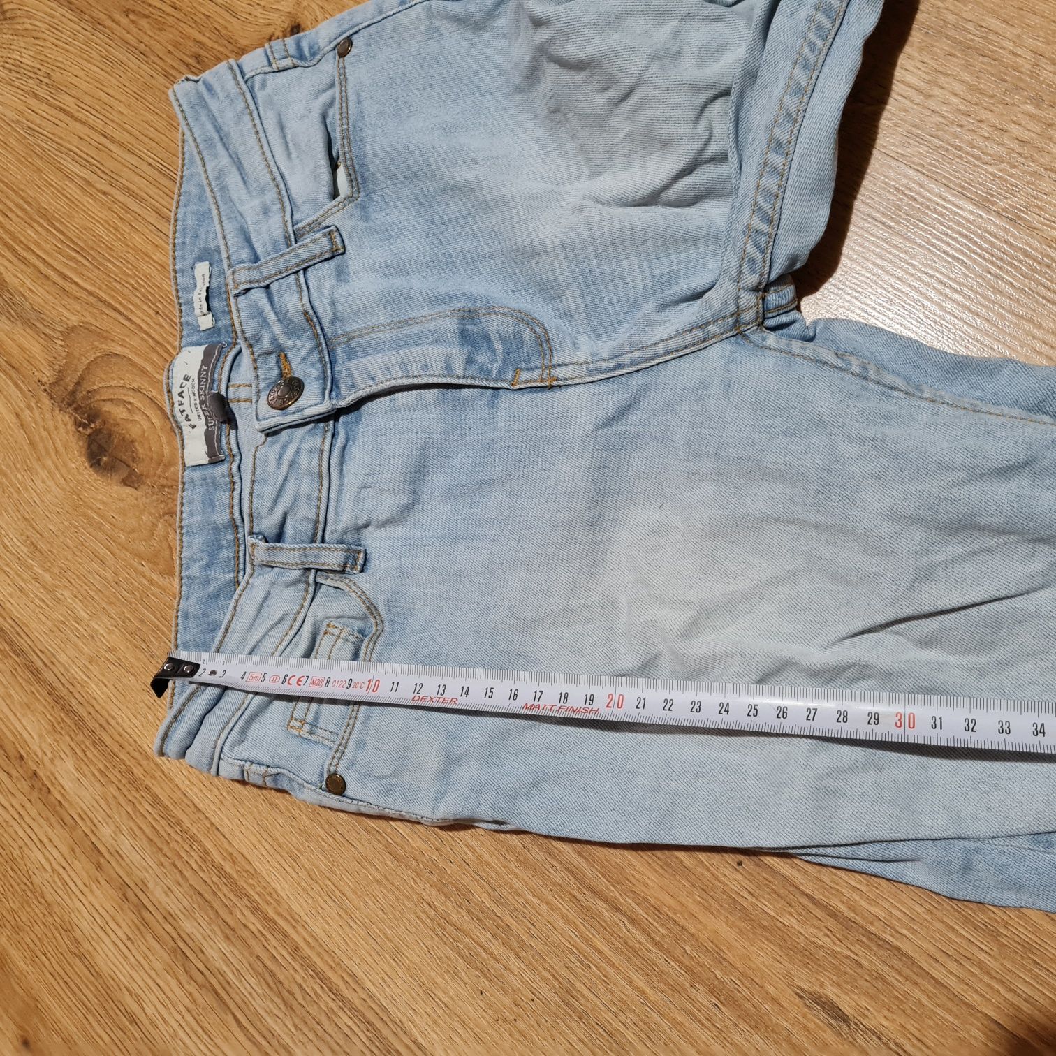 Fatface spodnie jeansowe dżinsy przecierane jasne super skinny r. 8 S