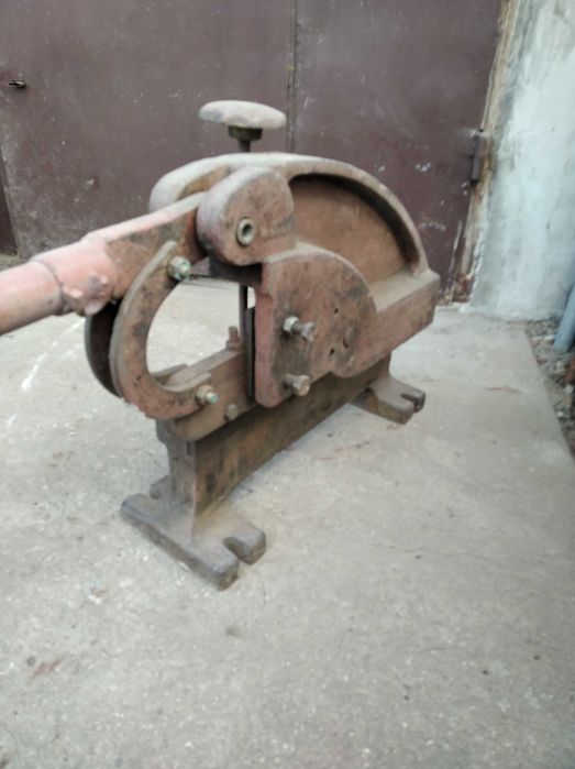 Potężna gilotyna, nożyce do blachy, prętów - bardzo ostra