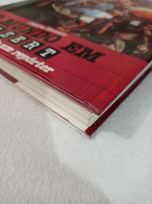 O mundo em Azert - cadernos de um repórter - Cáceres Monteiro