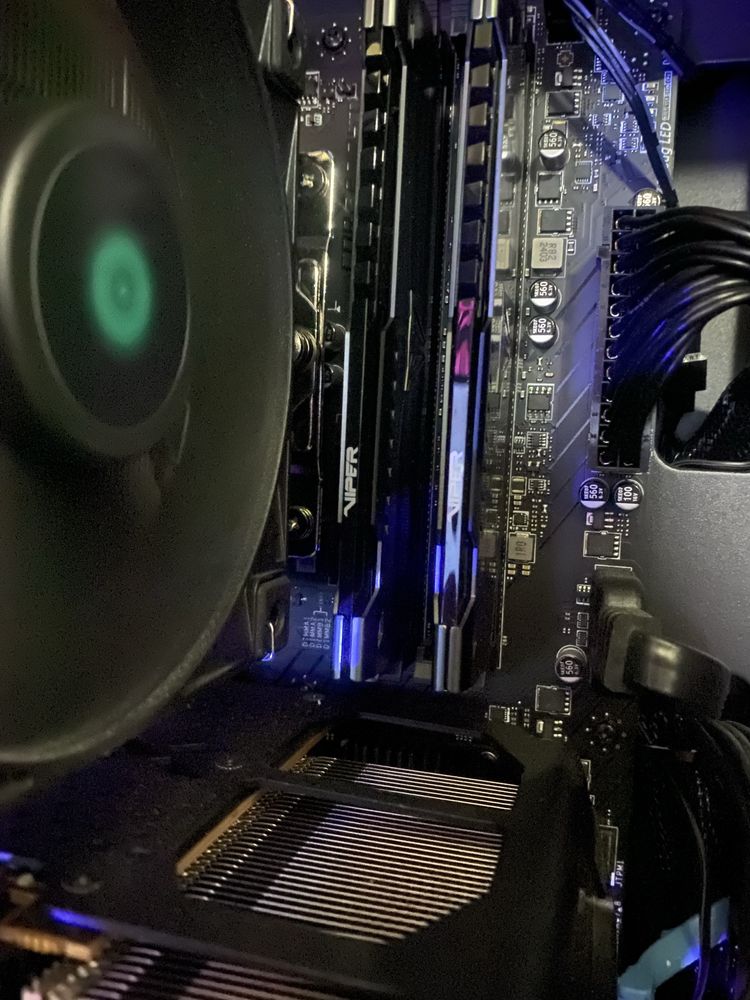 Komputer stacjonarny GAMING AMD RADEON RX 6600