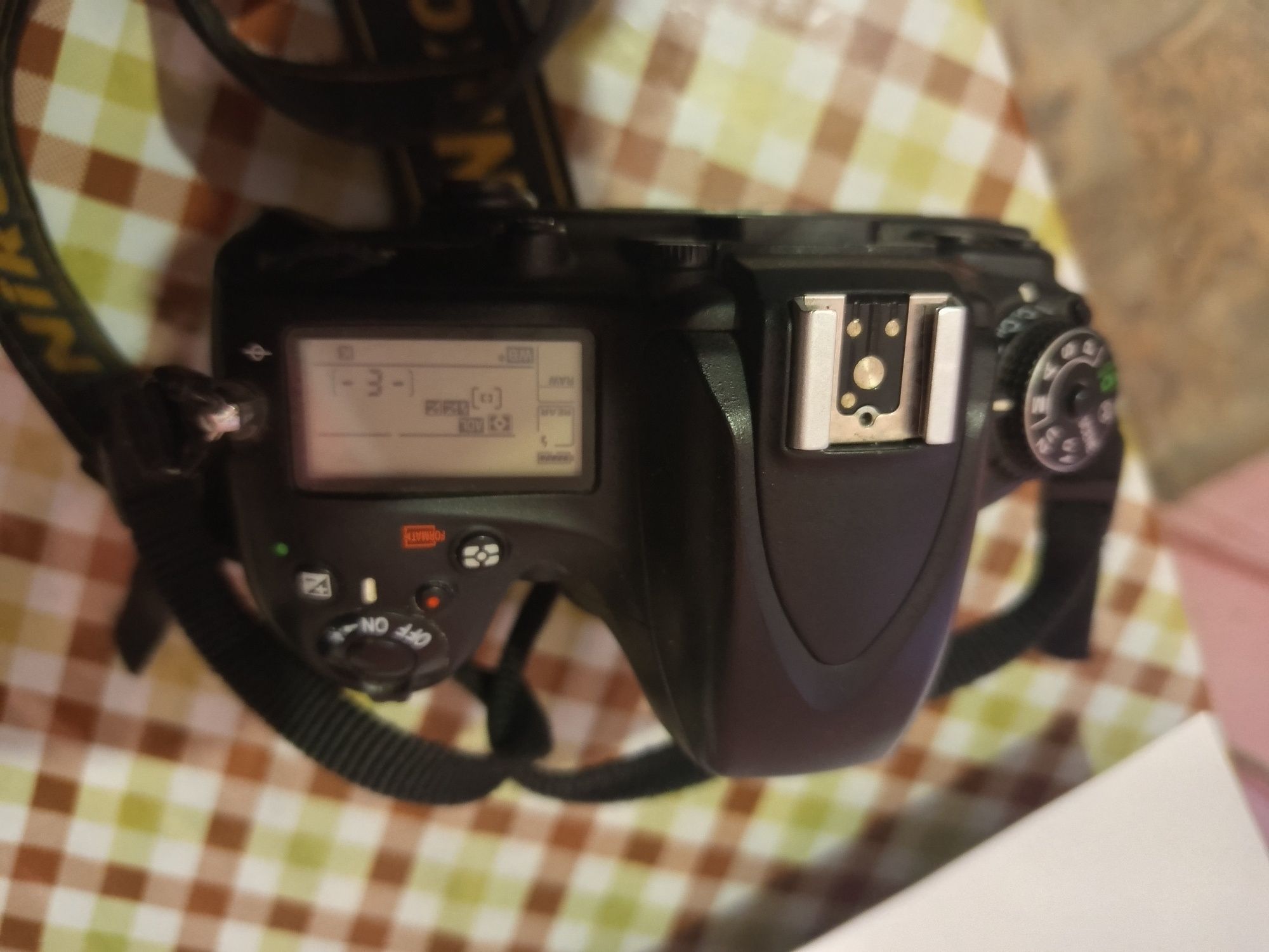В продажі Nikon D 600