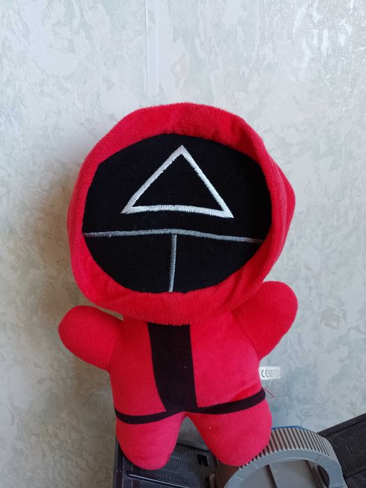 М'які іграшки - солдат, банан, біла ведмедиця з ведмежатком