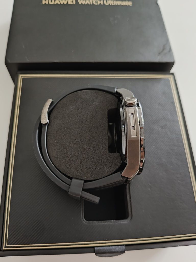 Elegancki Huawei Watch Ultimate Expedition - Czarny -