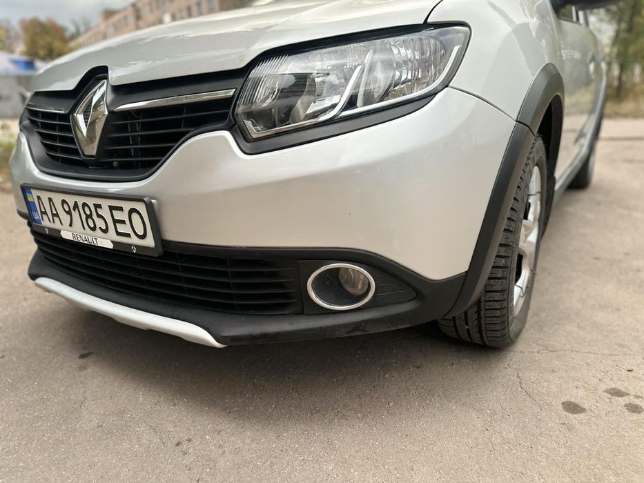 Reno sandero stepway 2013 год 1.5 дизель в очень хорошем состоянии