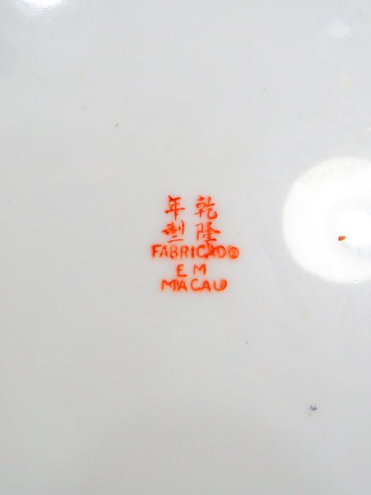Prato em porcelana - Macau.