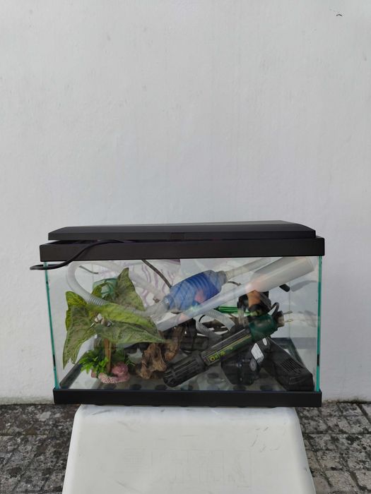 Aquário AQUA 20 completo com filtro, iluminação LED -Vários acessórios