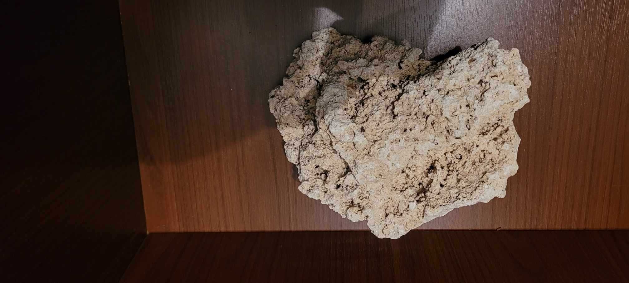 Sucha skała naturalna; 2,3 kg