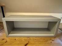 Stolik RTV metalowy – używany, bardzo dobry stan, 115×40×45 cm