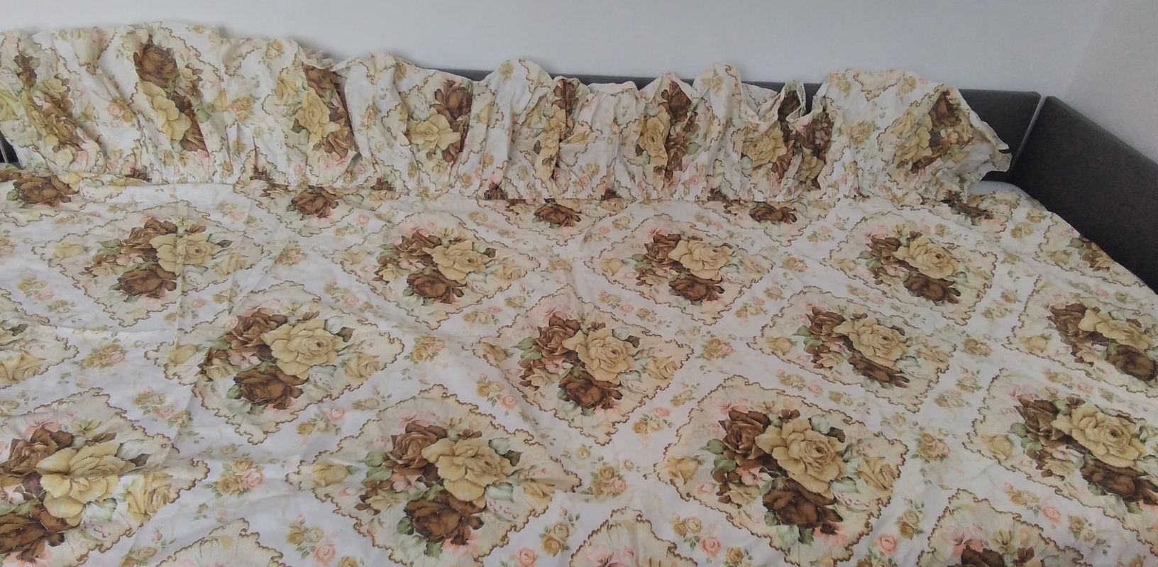 Śliczne,niespotykane prześcieradło RETRO  kwiaty  / Duże + gratis