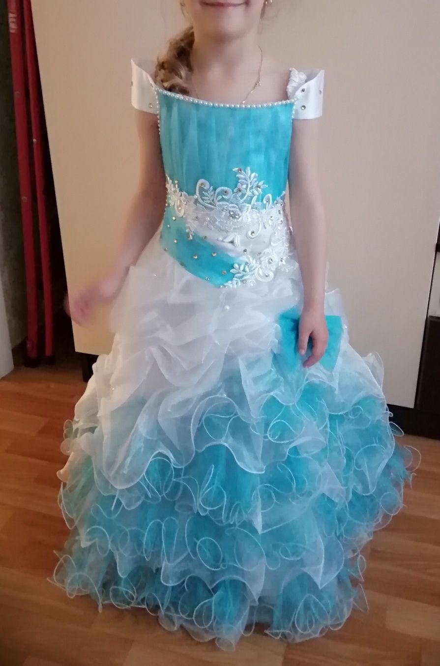 Платье нарядное 6- 10лет