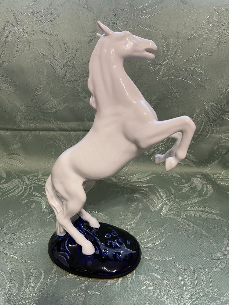 Figurka porcelanowa konia Royal Dux