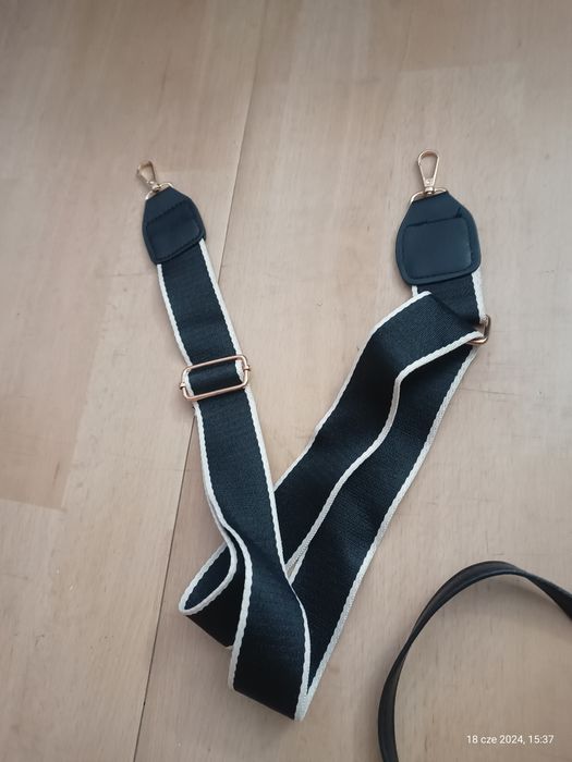 Torebka nerka damska - czarna