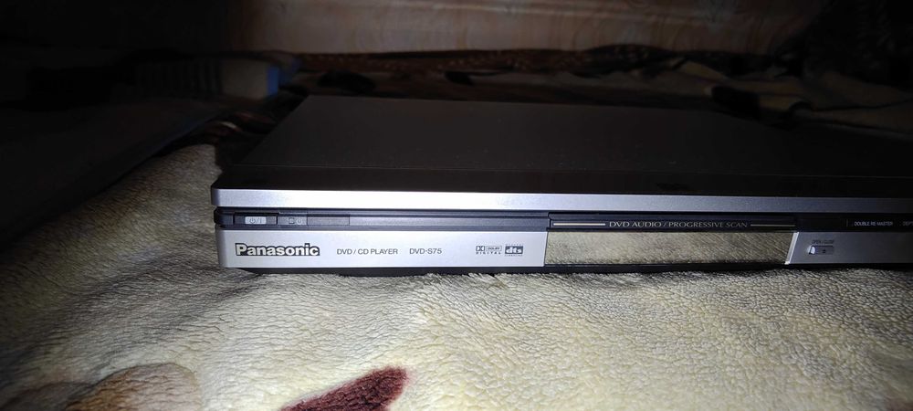 Panasonic DVD-S75