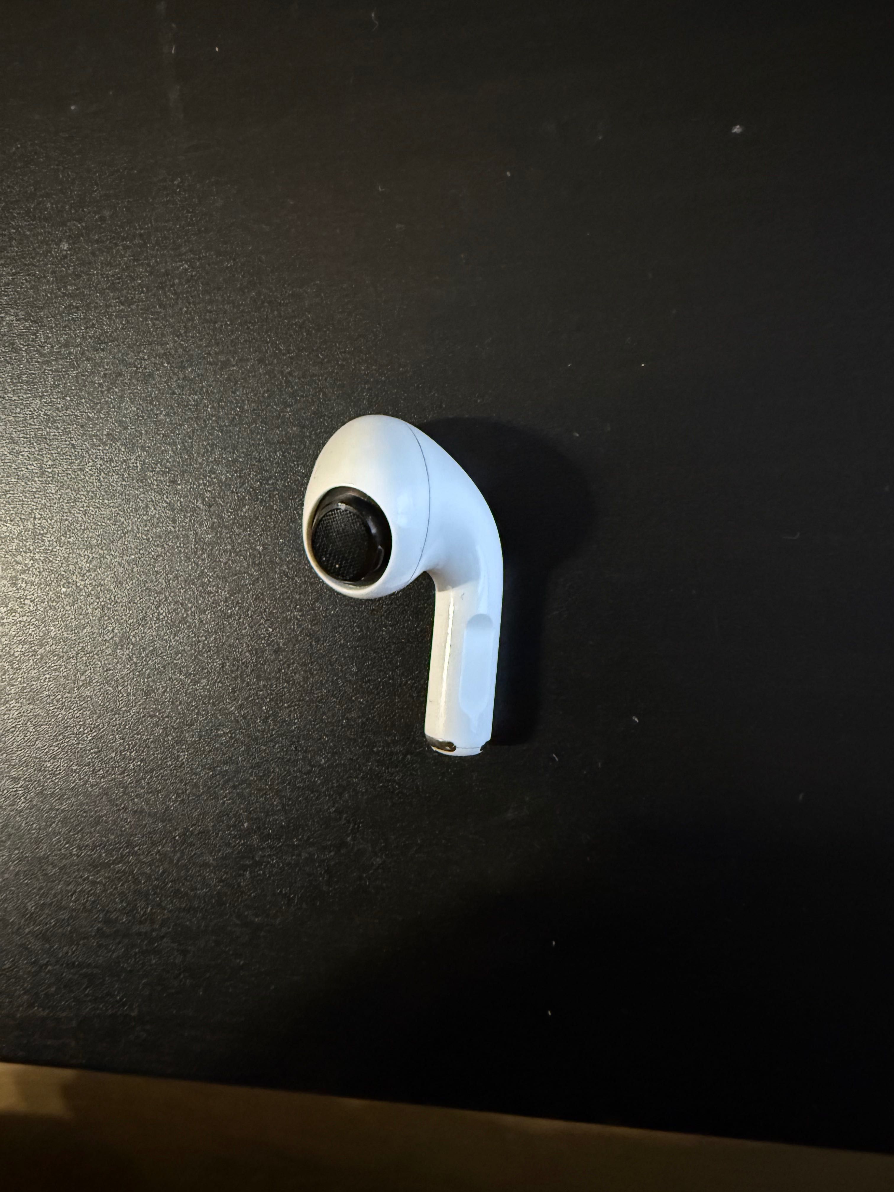 Lewa słuchawka AirPods Pro A2084 (trzeszczy przy włączonym ANC)