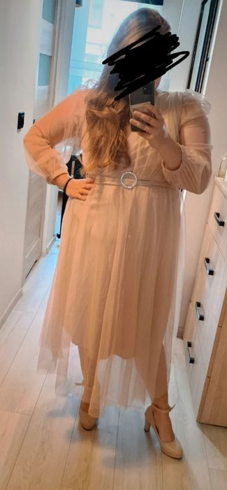 Damska elegancka tiulowa sukienka z rękawami