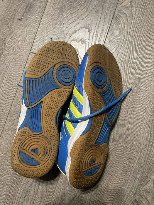 Спортивні кросівки adidas 46-47