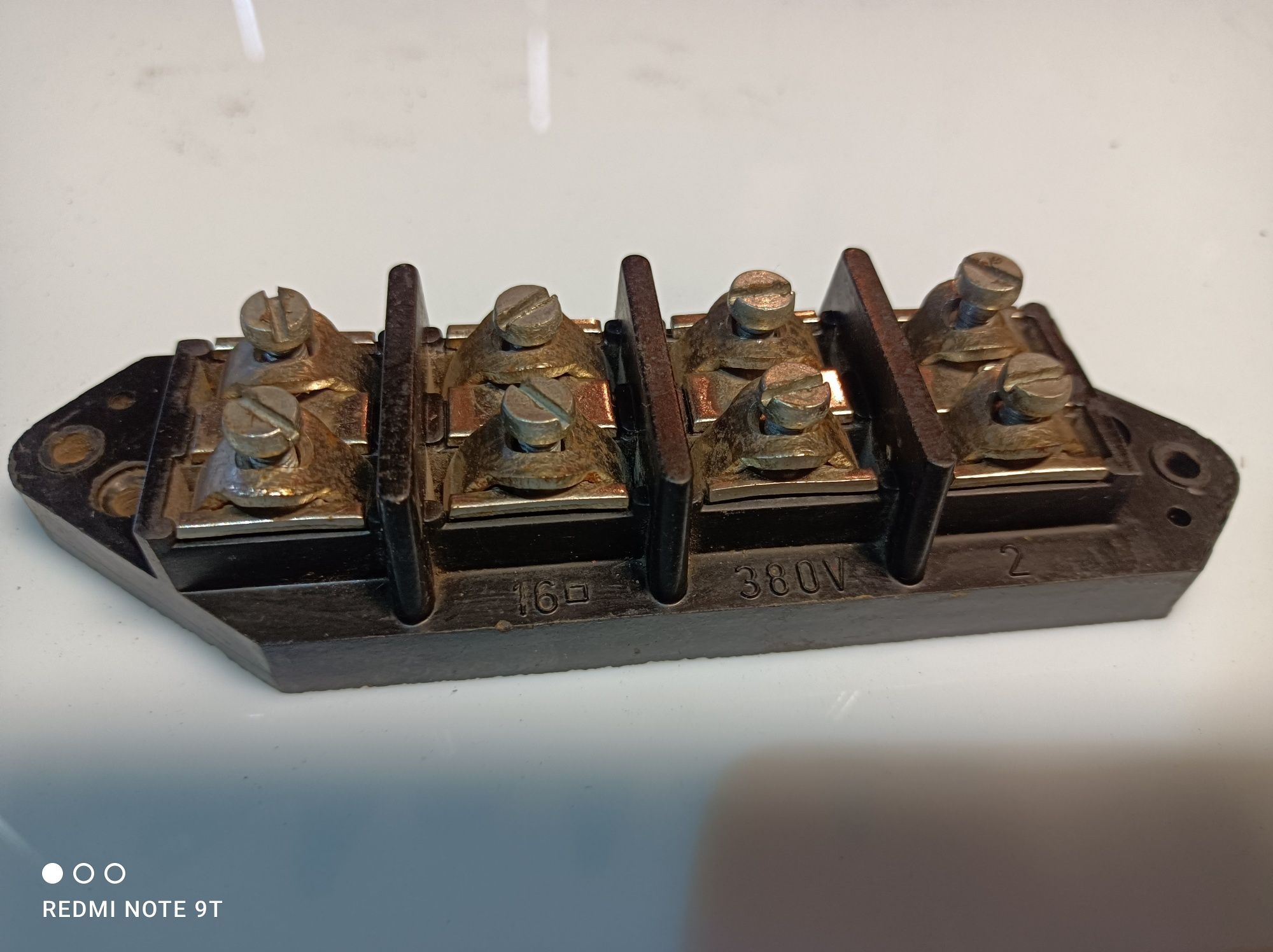 Listwa zaciskowa ebonitowa 4x16 mm2 
Listwa zaci